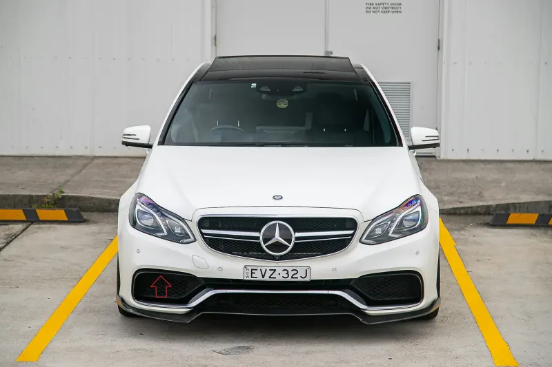 Mercedes E Serisi W212 AMG E63 Ön Tampon Nikelajı Üst Sağ