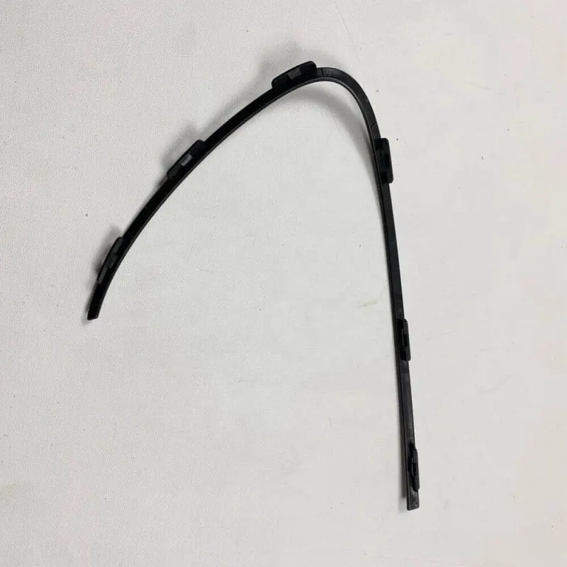 Mercedes C Serisi W206 Tampon Izgara Çıtası Ön Sağ Siyah Amg 2021 | ITHAL A2068854802